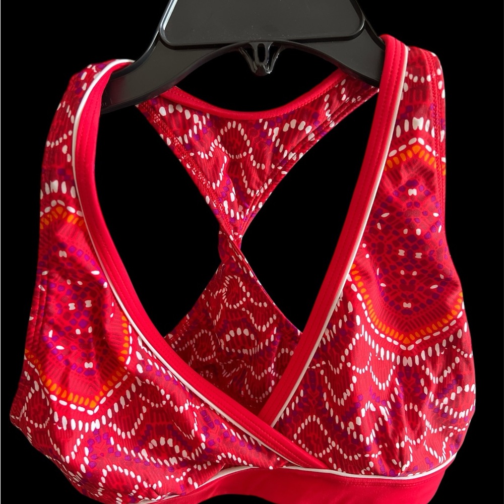 SOLD Athleta Red Patterned Small swim/workout top. Fits like an XS.